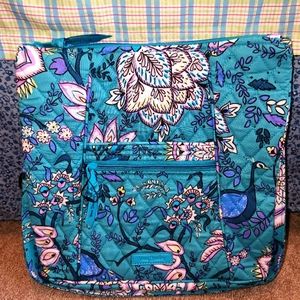 Vera Bradley  Hipster Crossbody in PEACOCK GARDEN-NWT